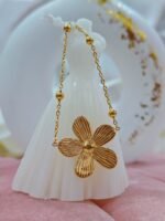 ⁦قلادة الوردة⁩ - الصورة ⁦2⁩