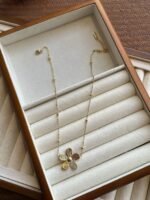 ⁦قلادة الوردة⁩ - الصورة ⁦3⁩